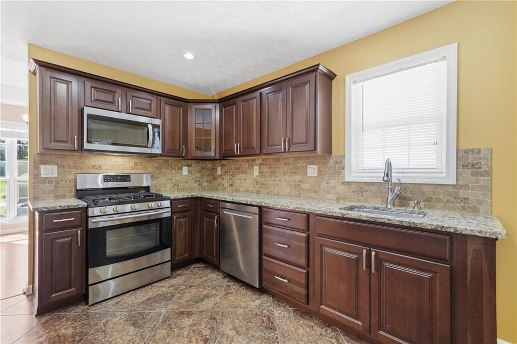 208 Park Forest Way NW