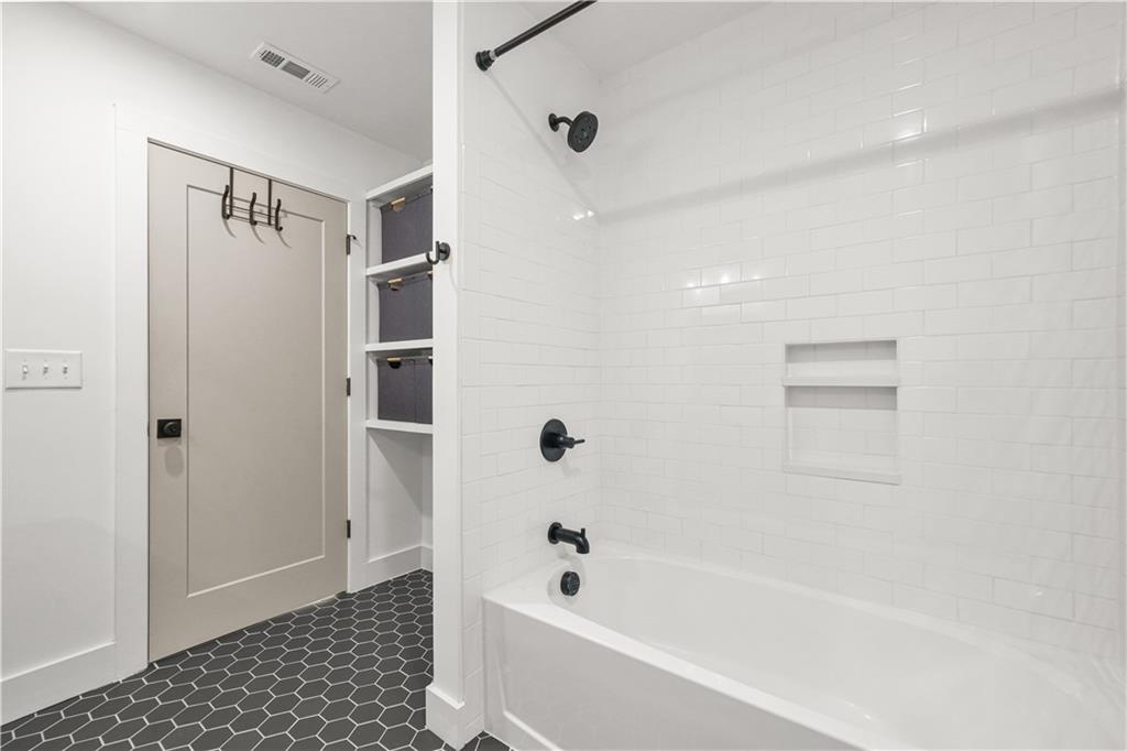 2205 Meador Avenue SE