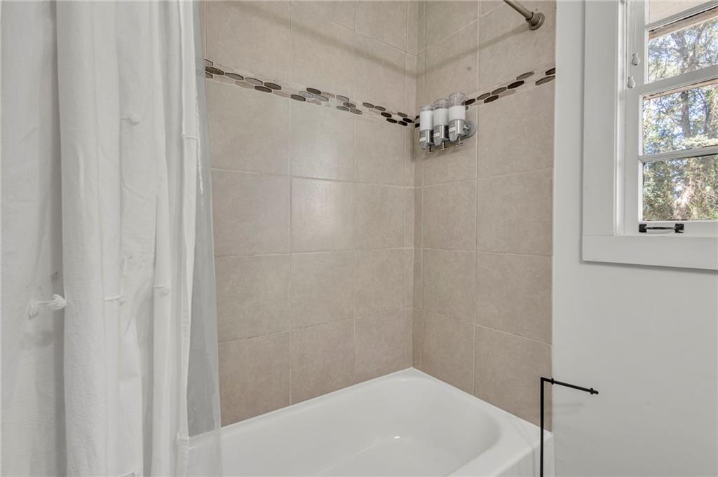 740 Custer Avenue SE