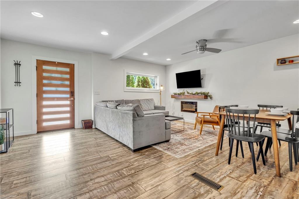 740 Custer Avenue SE