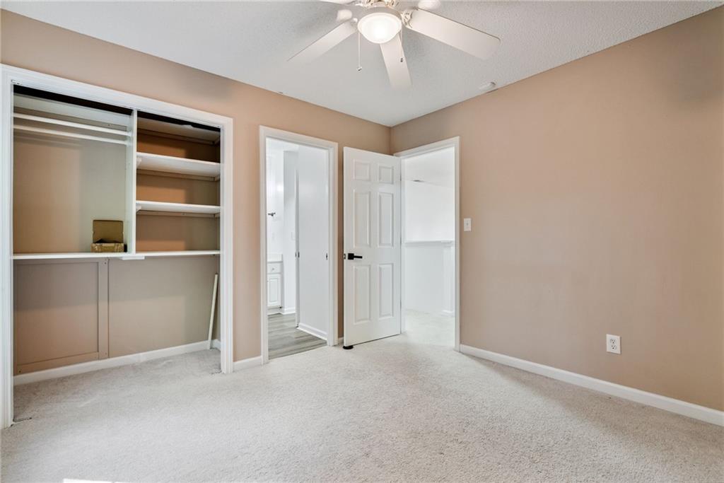 906 Wandering Vine Drive SE