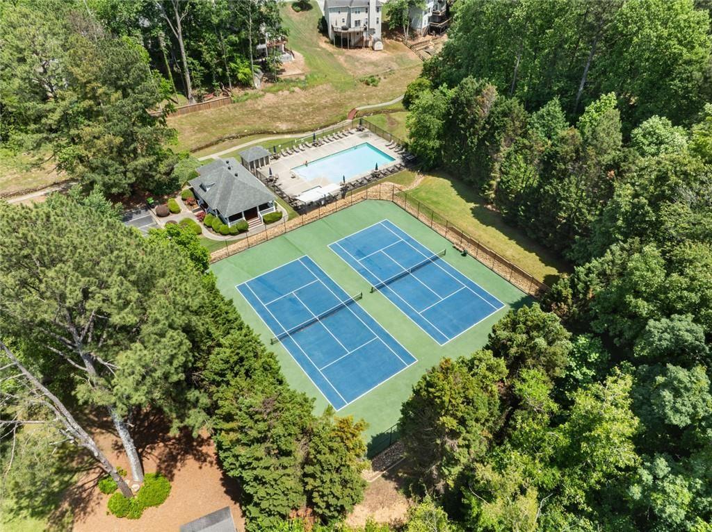 906 Wandering Vine Drive SE