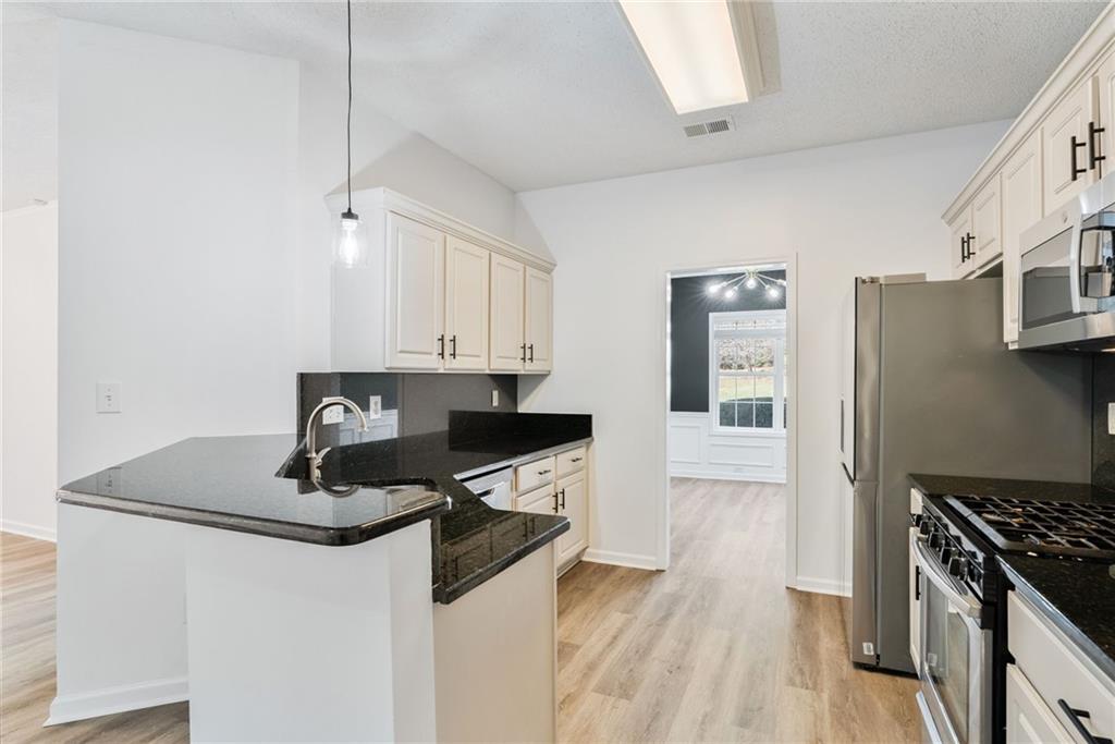 906 Wandering Vine Drive SE