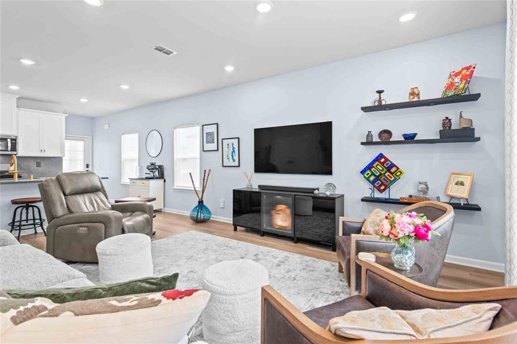 3615 Shore Wood Avenue