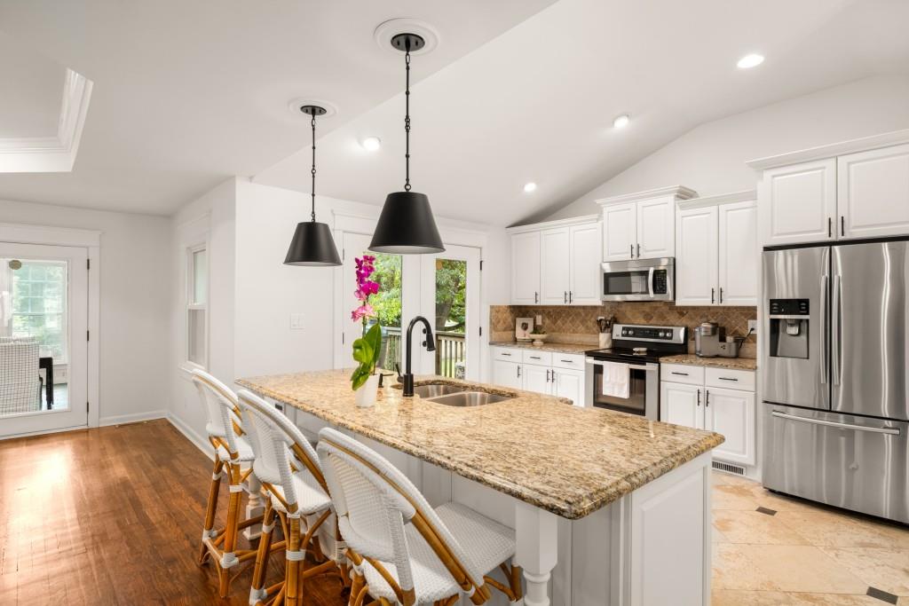 6825 Sunny Brook Lane