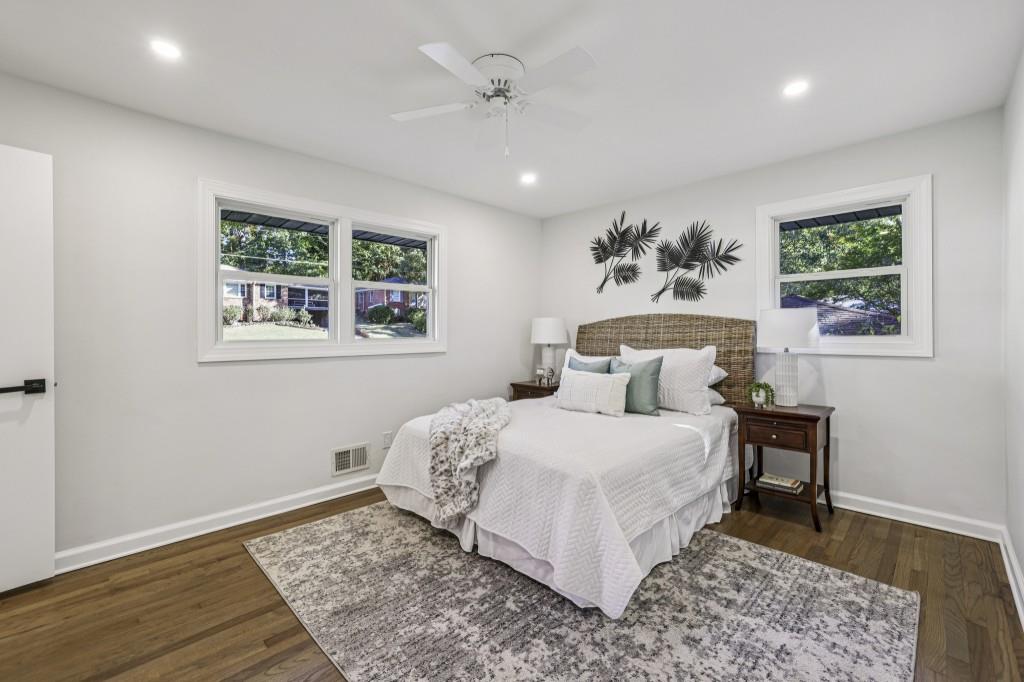 1593 Van Epps Street SE