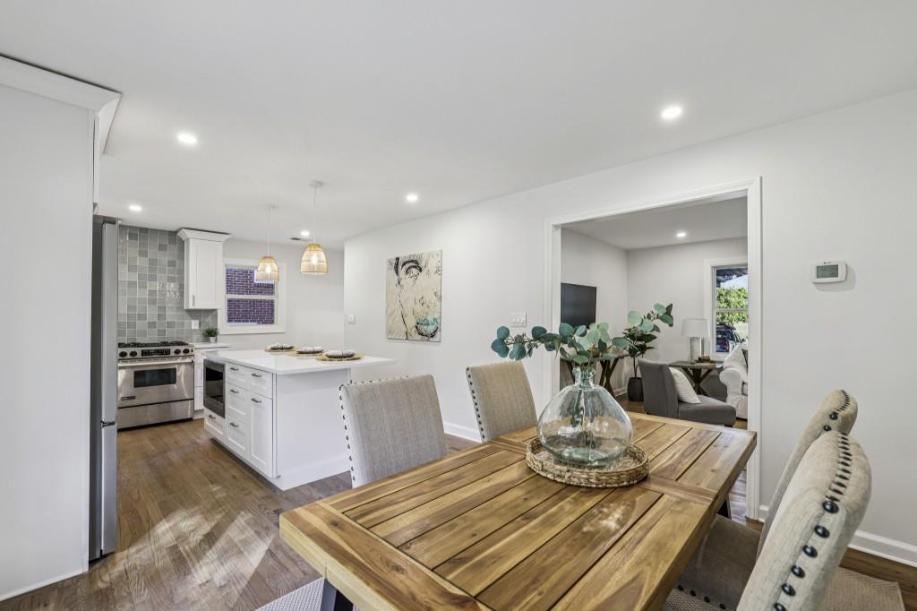 1593 Van Epps Street SE