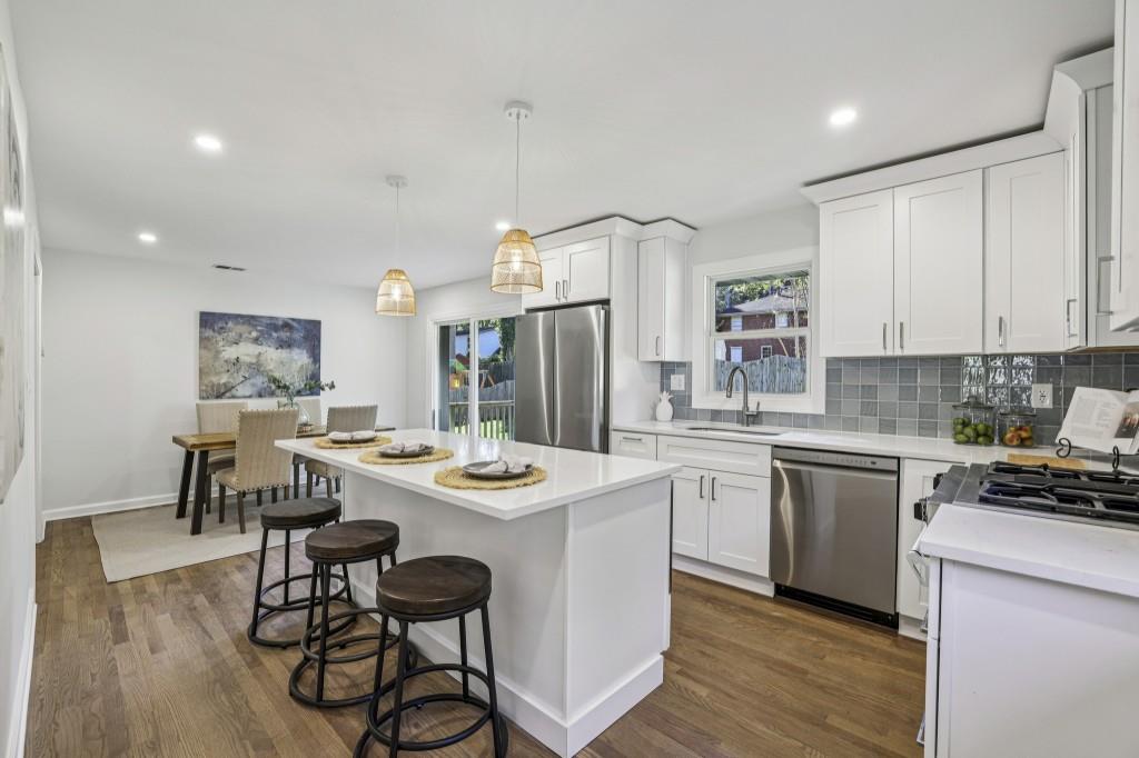 1593 Van Epps Street SE