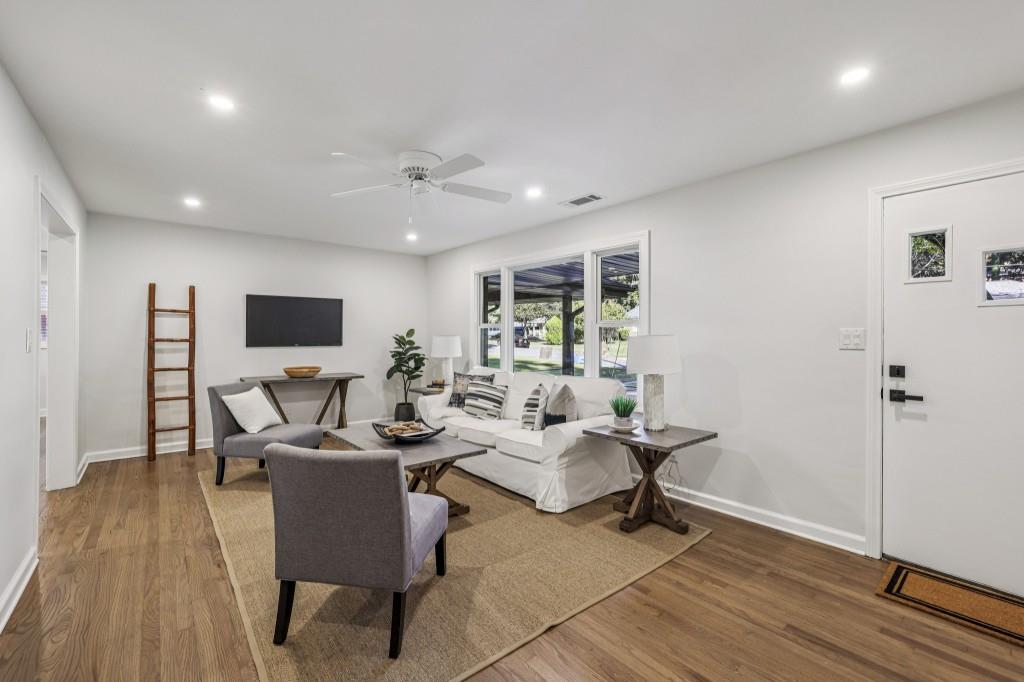 1593 Van Epps Street SE