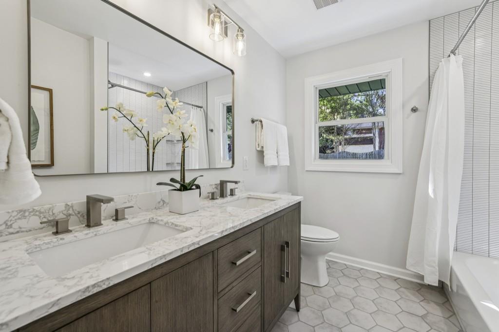 1593 Van Epps Street SE