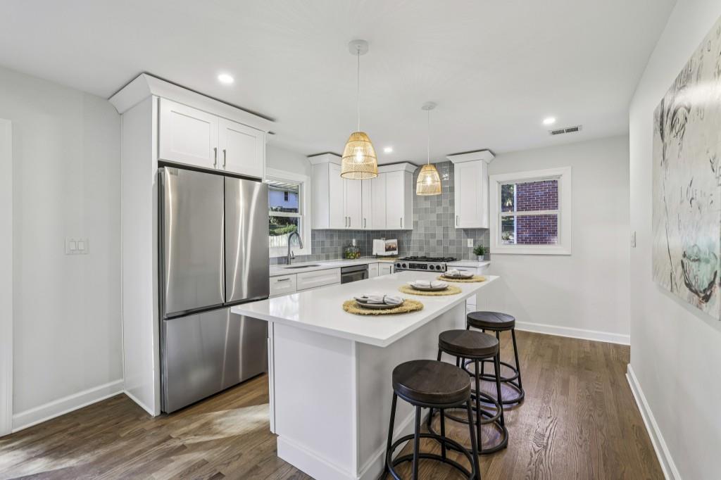 1593 Van Epps Street SE