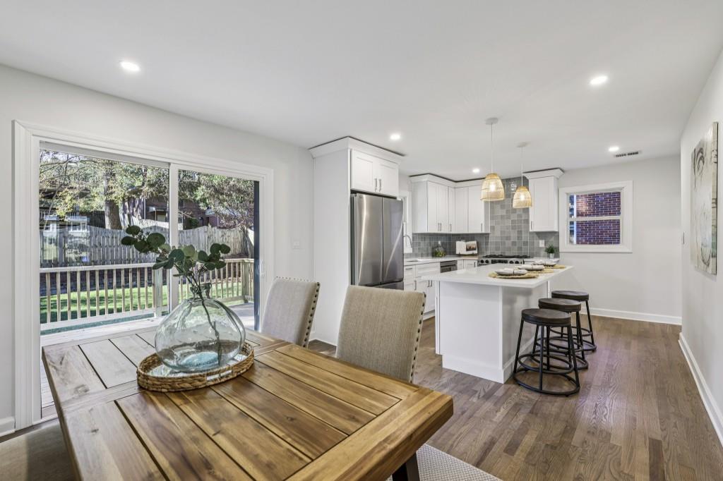 1593 Van Epps Street SE