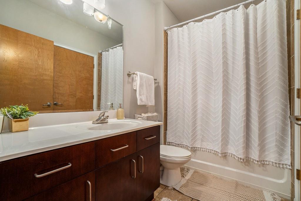 898 Oak Street SW Unit 3213