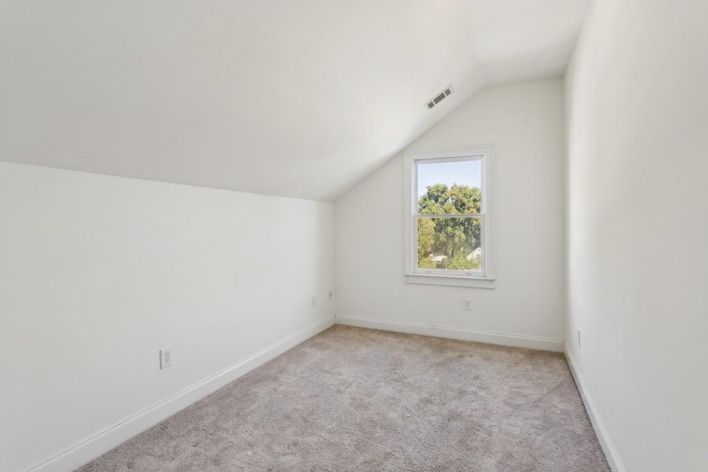 546 Highland Avenue NE