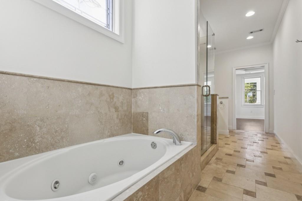 546 Highland Avenue NE