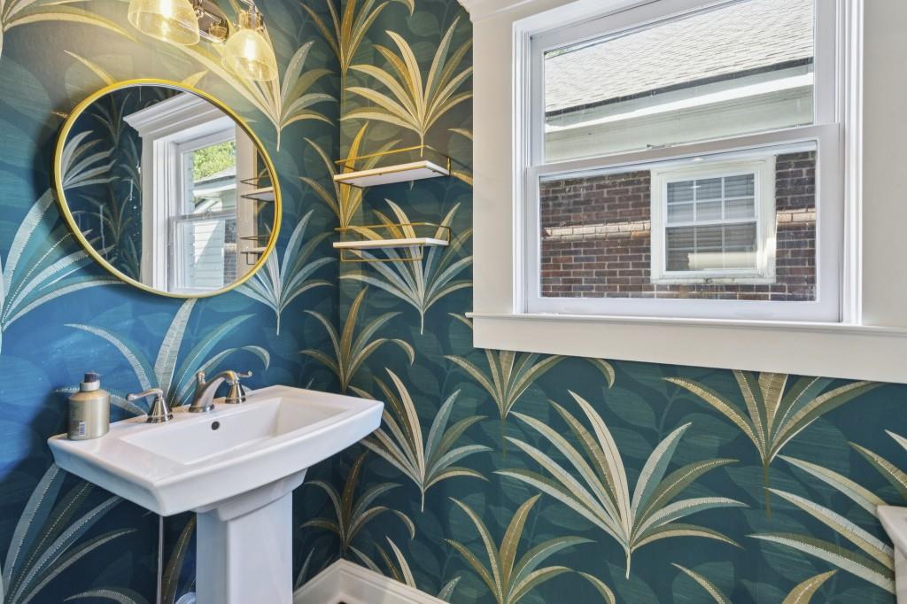 546 Highland Avenue NE