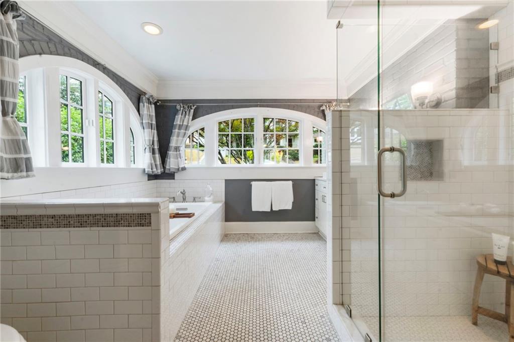 817 Highland Terrace NE