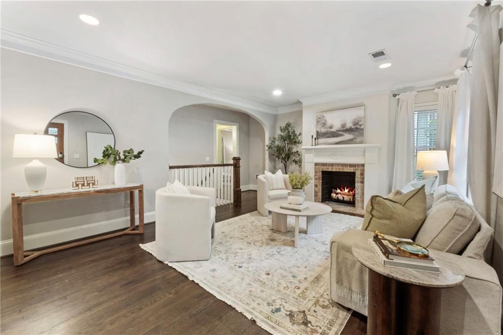 817 Highland Terrace NE