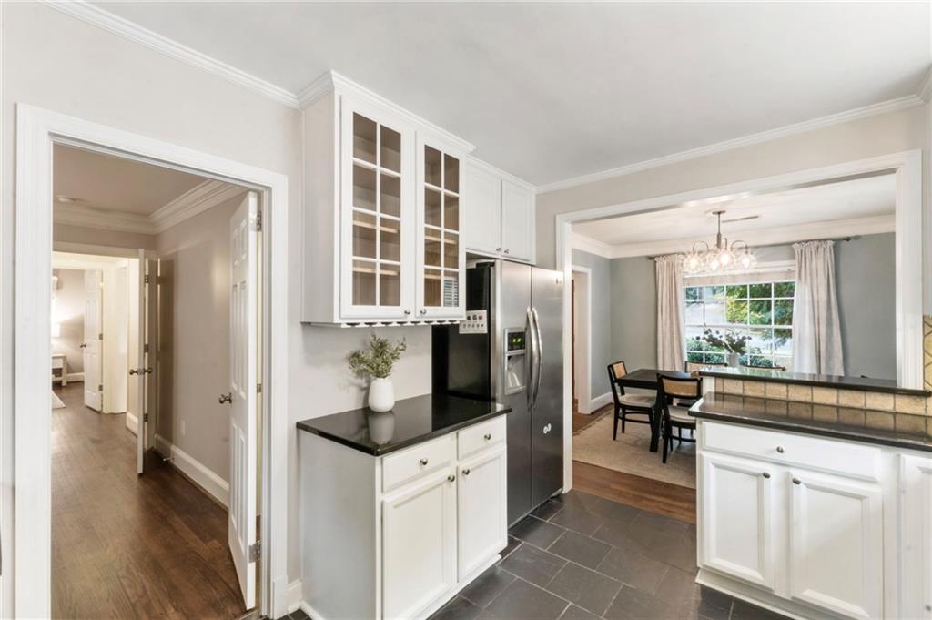 817 Highland Terrace NE