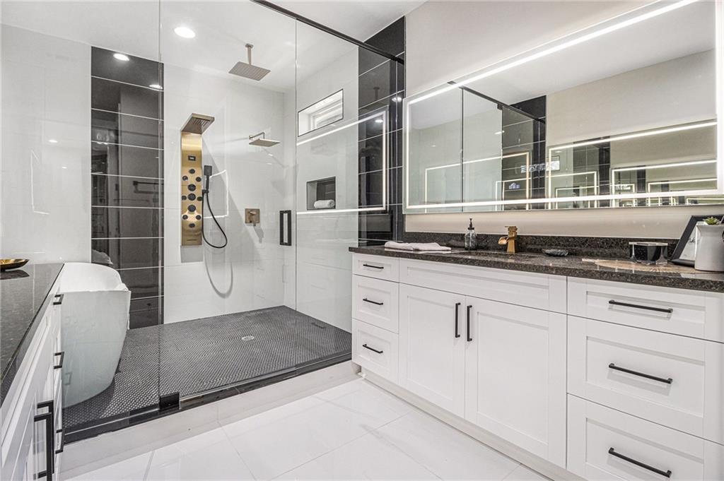 608 S Evelyn Place NW