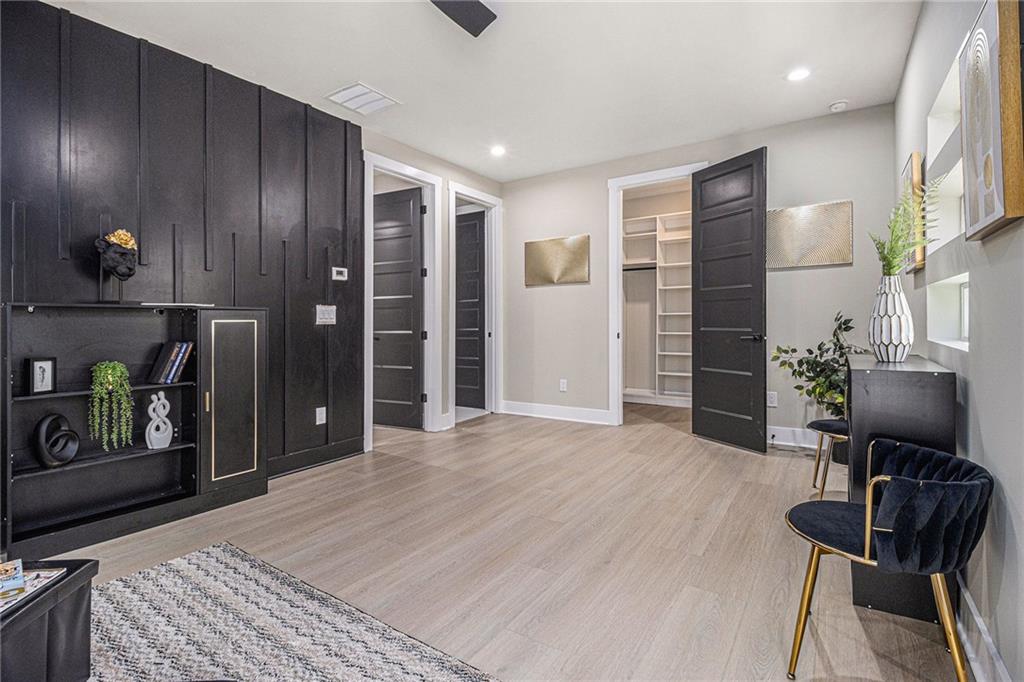 608 S Evelyn Place NW