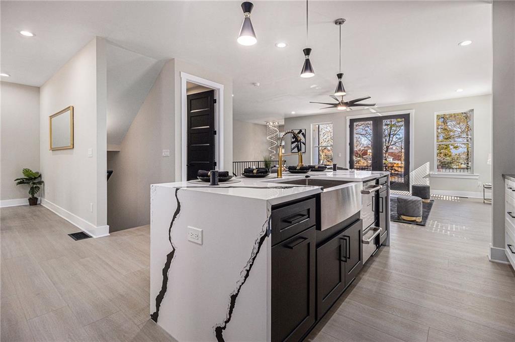 608 S Evelyn Place NW