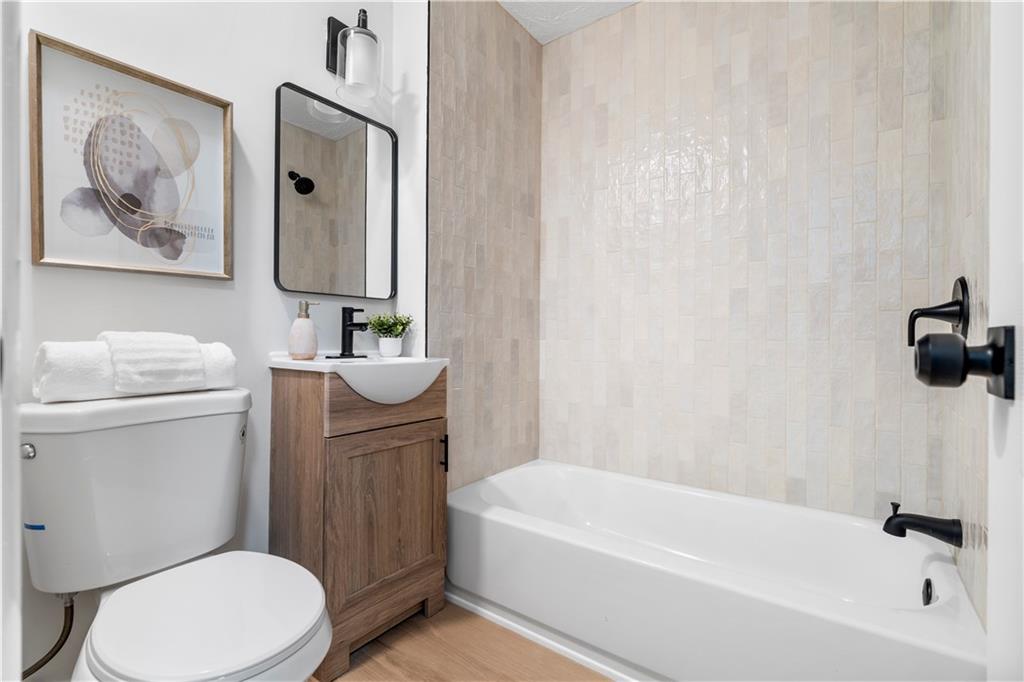 5760 Windermere Court