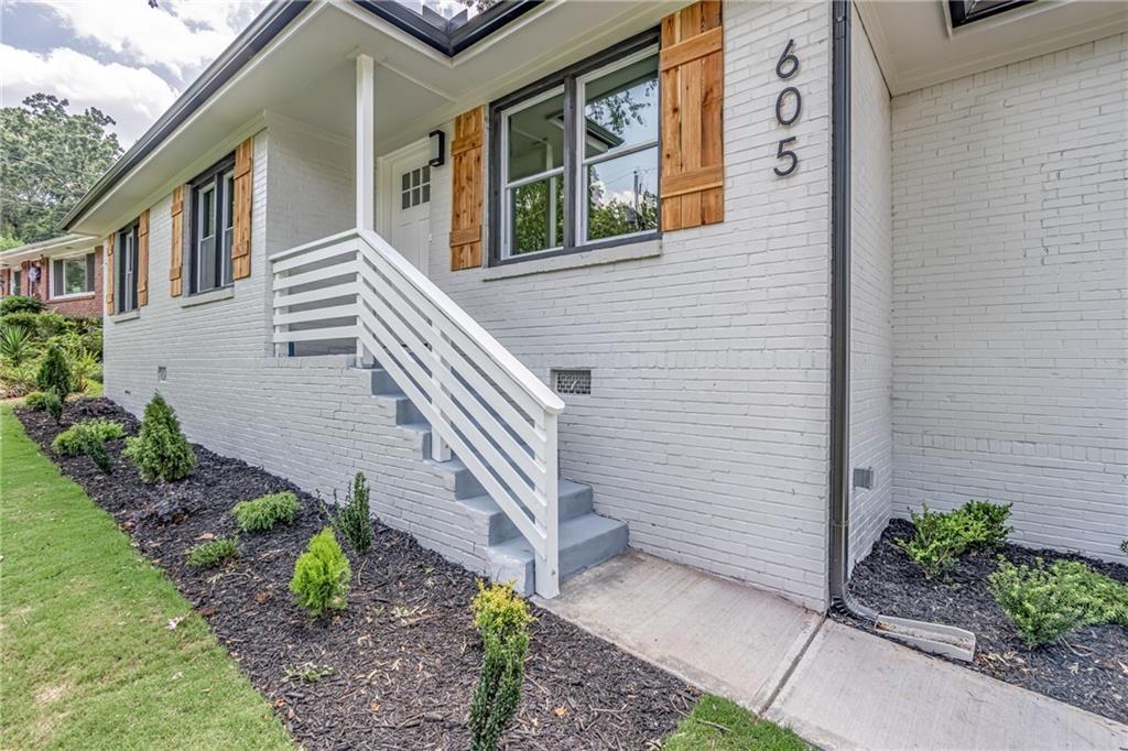 605 Blake Avenue SE