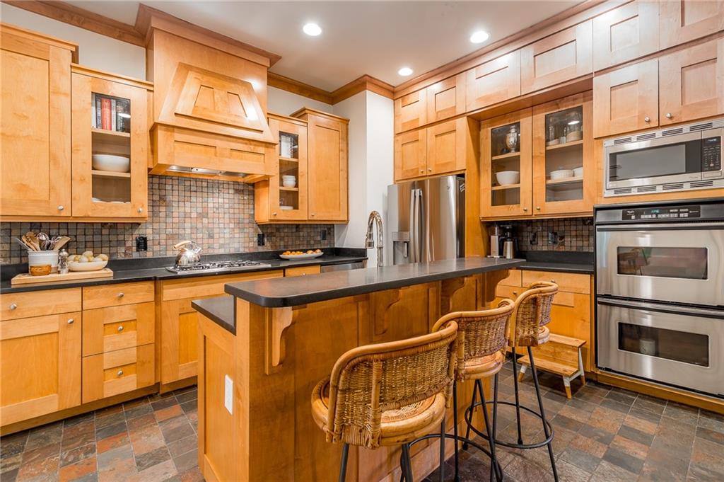 495 Greenwood Avenue NE