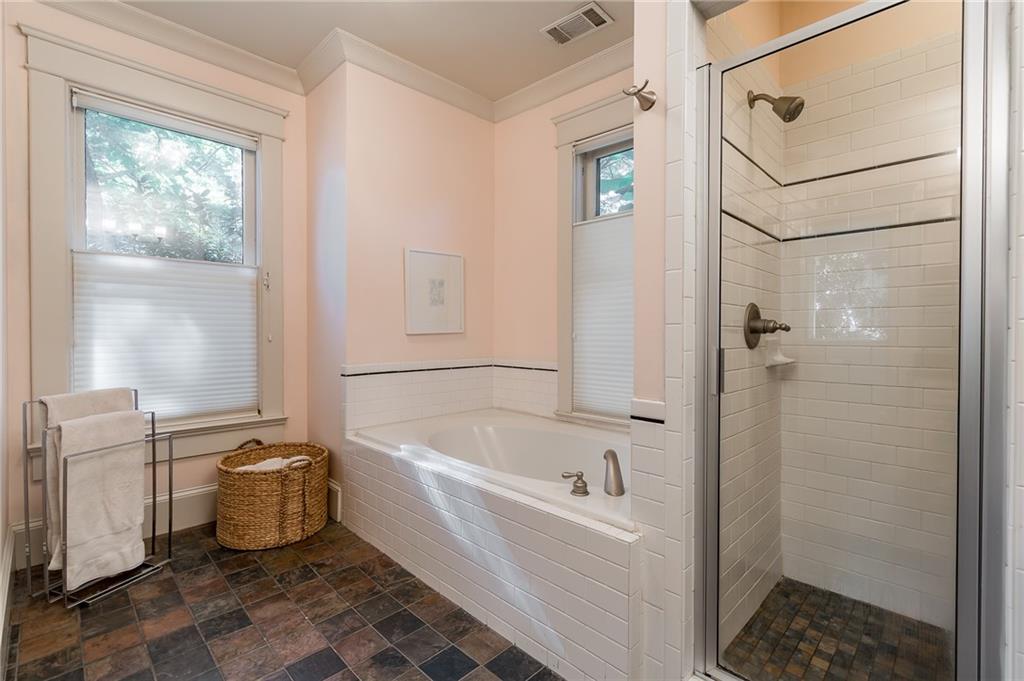 495 Greenwood Avenue NE