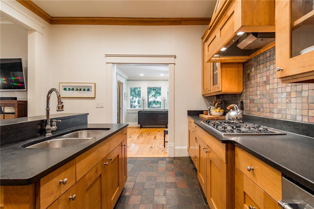 495 Greenwood Avenue NE