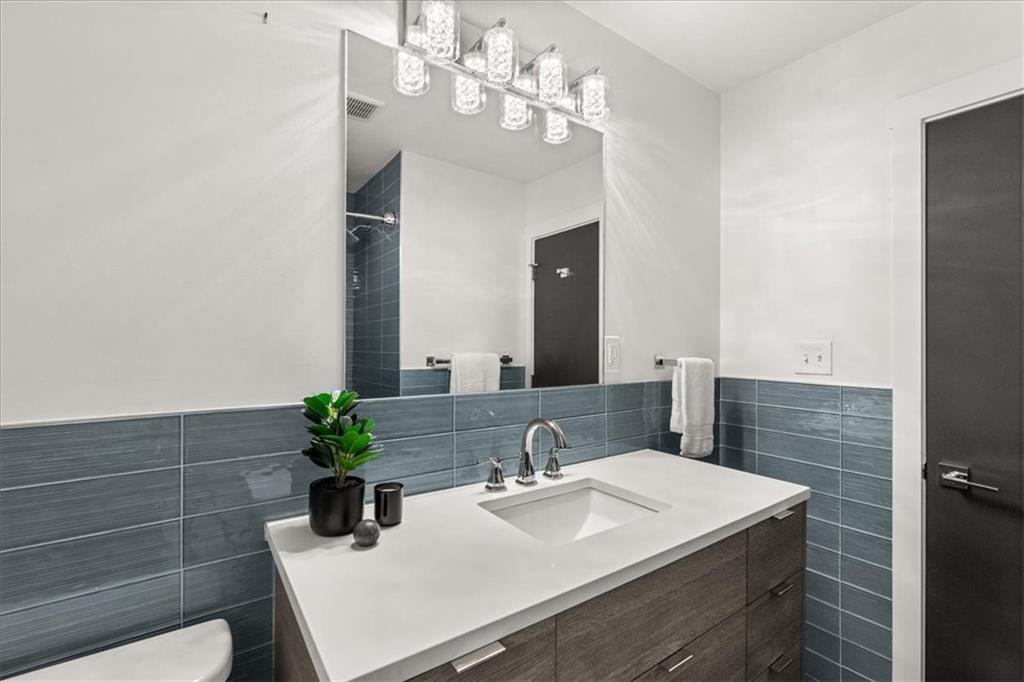 308 Mcpherson Place SE