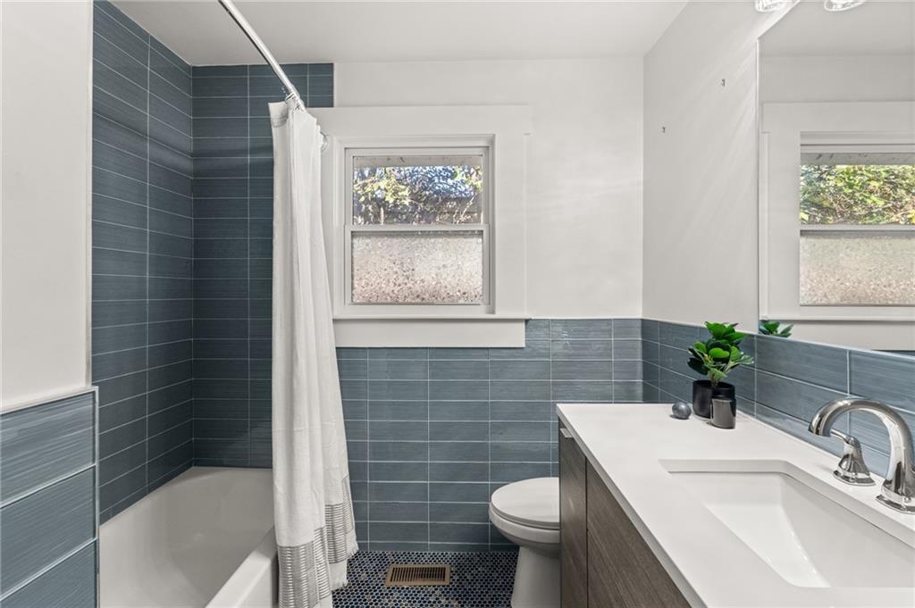 308 Mcpherson Place SE