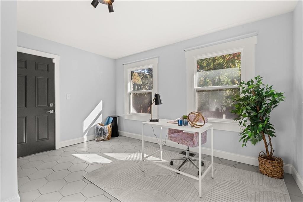 308 Mcpherson Place SE