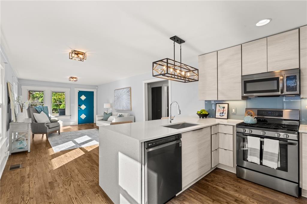 308 Mcpherson Place SE