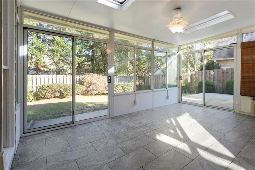 1262 Parkview Lane NW