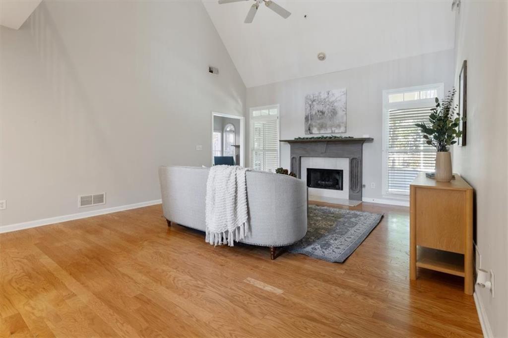 1262 Parkview Lane NW