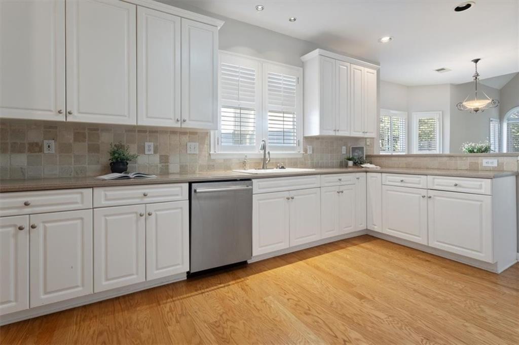 1262 Parkview Lane NW