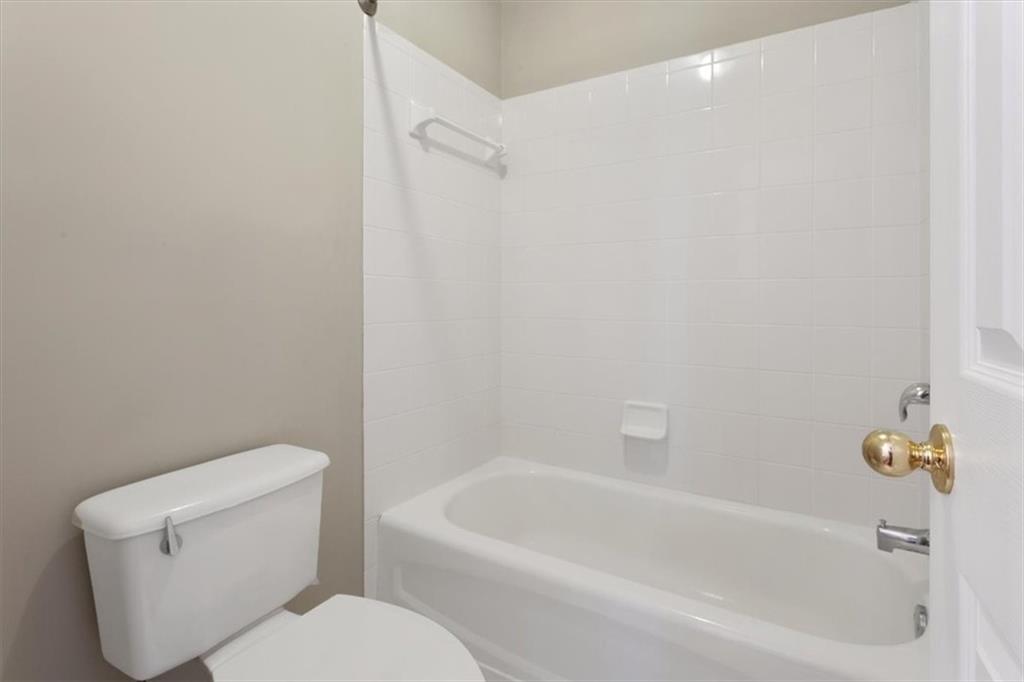 1262 Parkview Lane NW