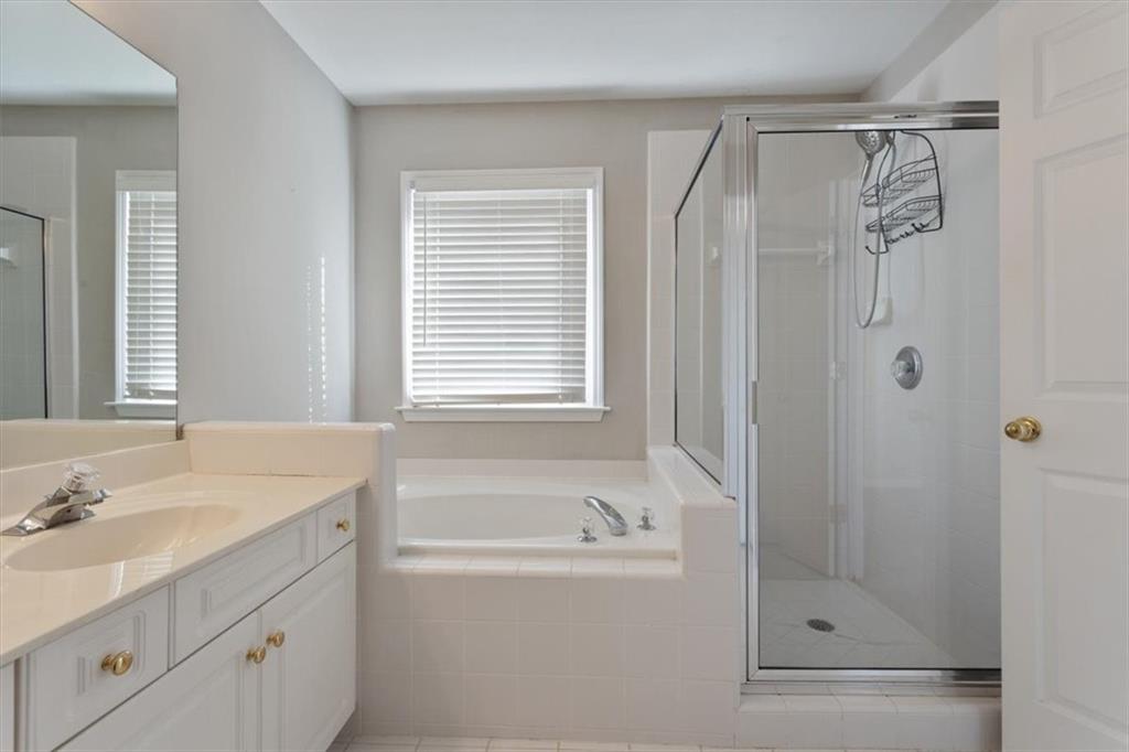 1262 Parkview Lane NW