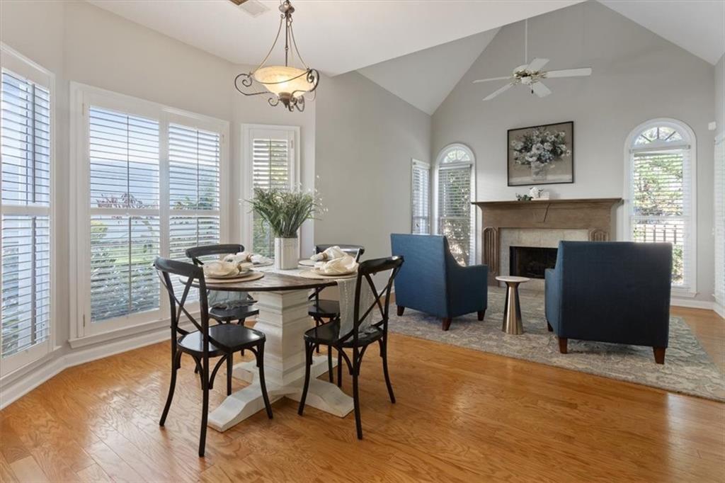 1262 Parkview Lane NW