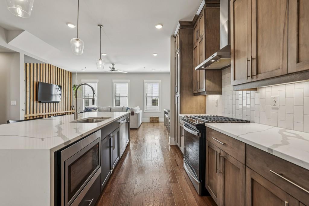 1024 Robert Smalls Way