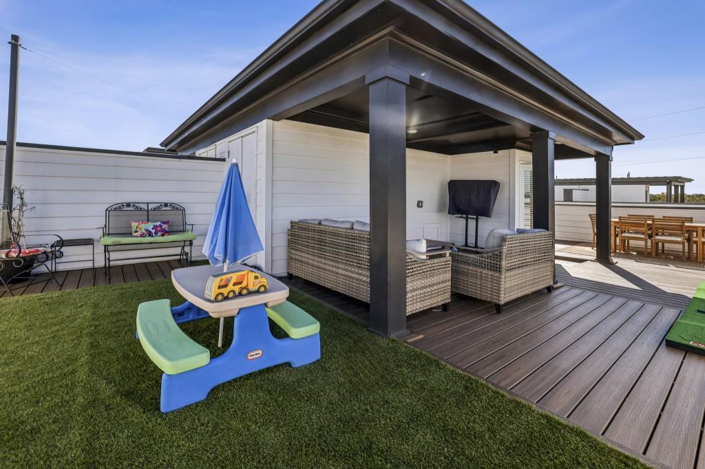 1024 Robert Smalls Way