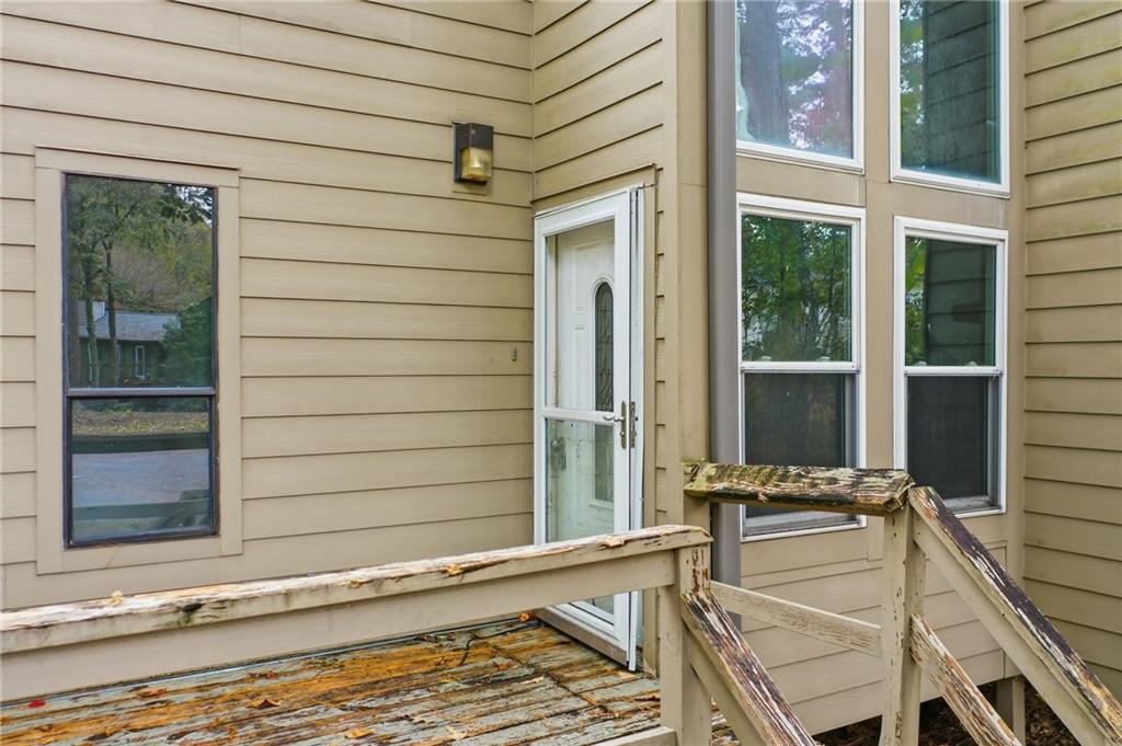 767 Starmist Court NE