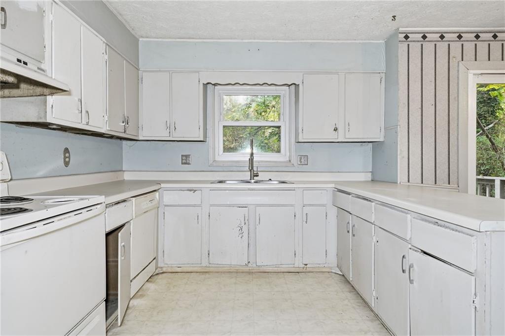 767 Starmist Court NE