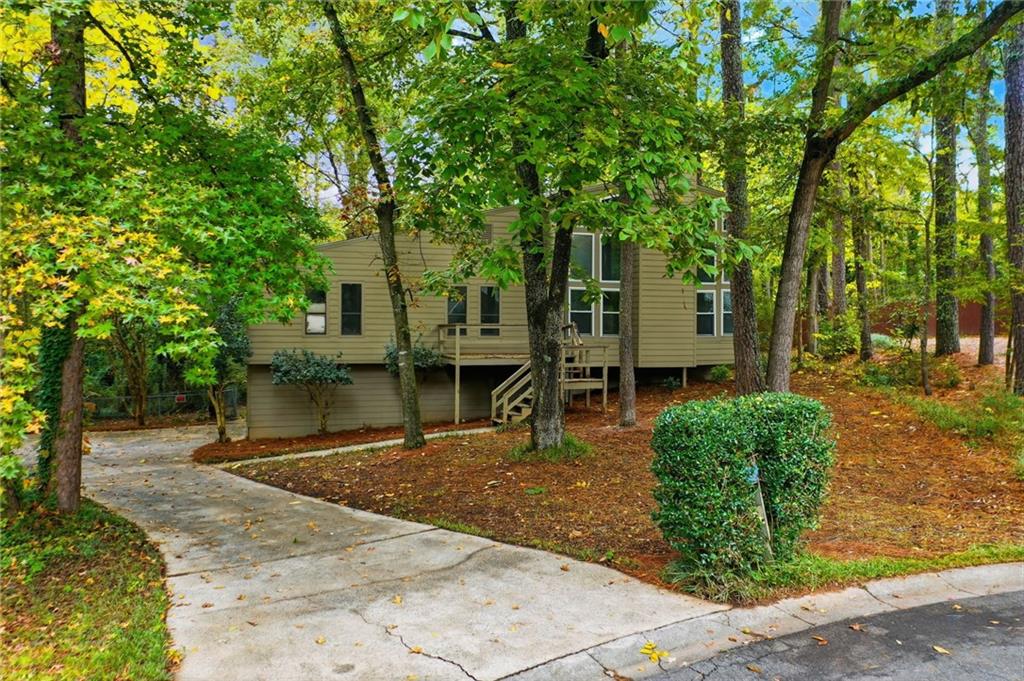 767 Starmist Court NE