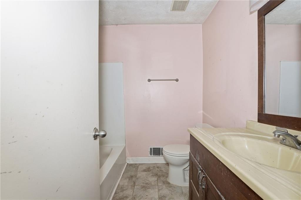 767 Starmist Court NE