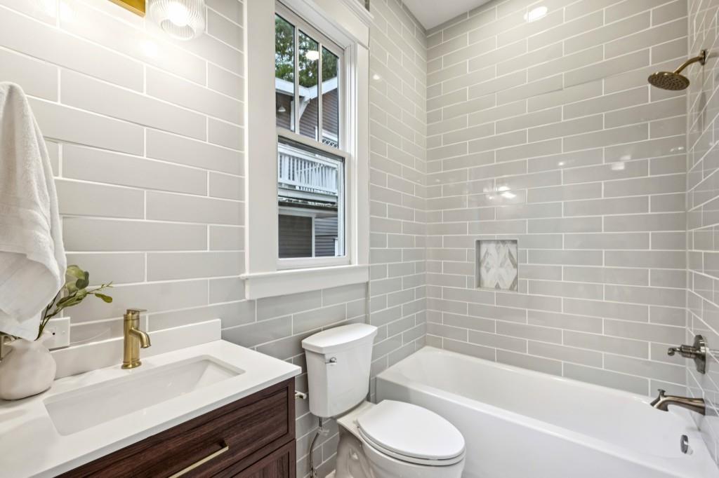 541 Oakland Avenue SE Unit A