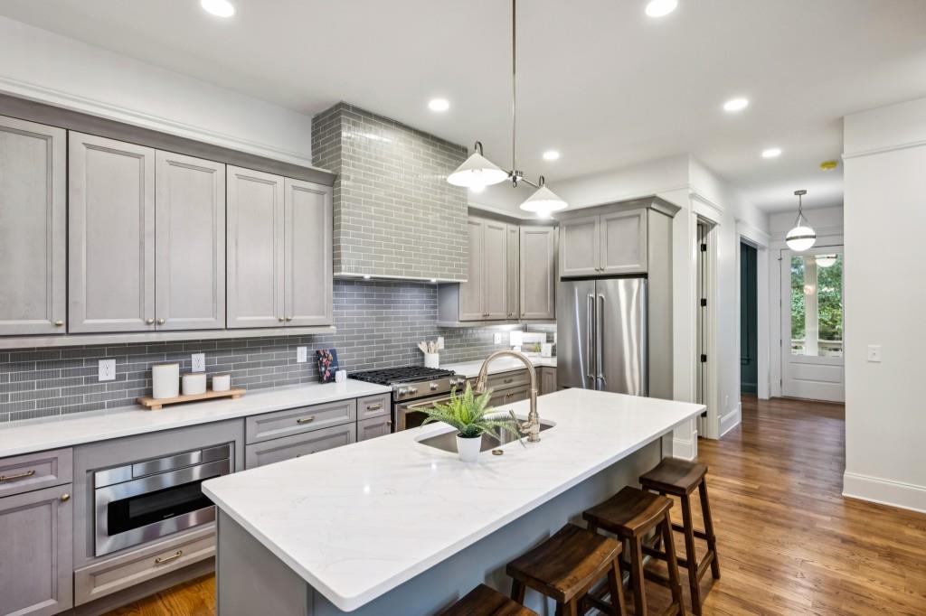 541 Oakland Avenue SE Unit A