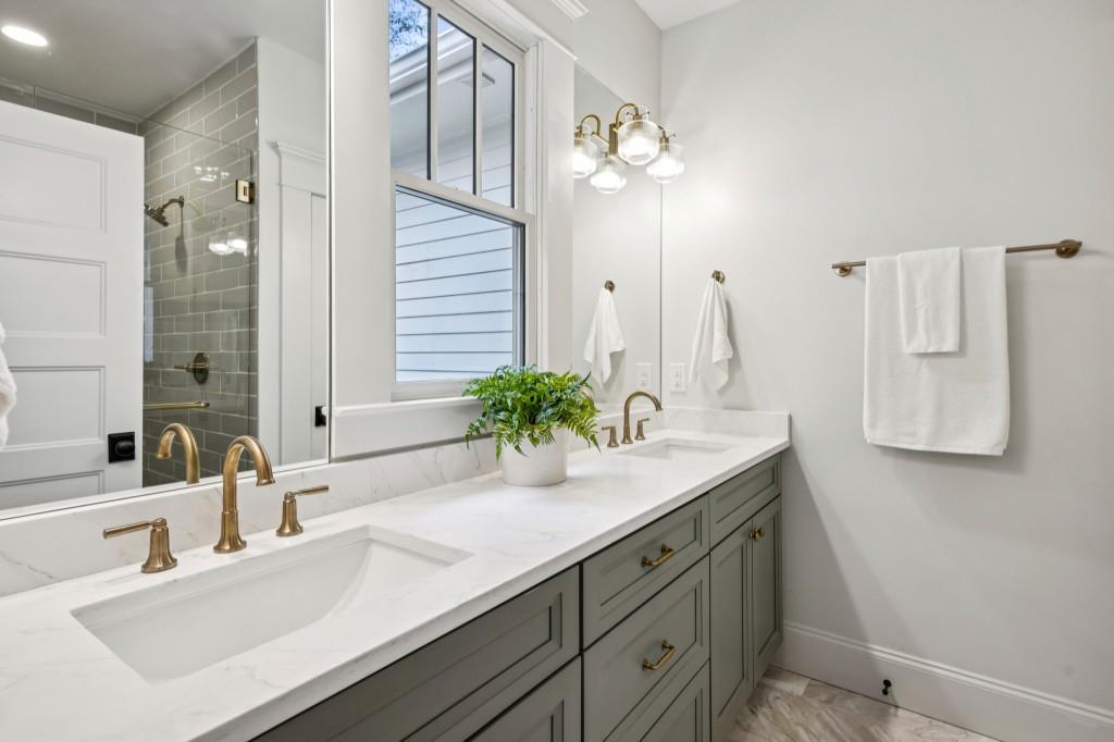 541 Oakland Avenue SE Unit A